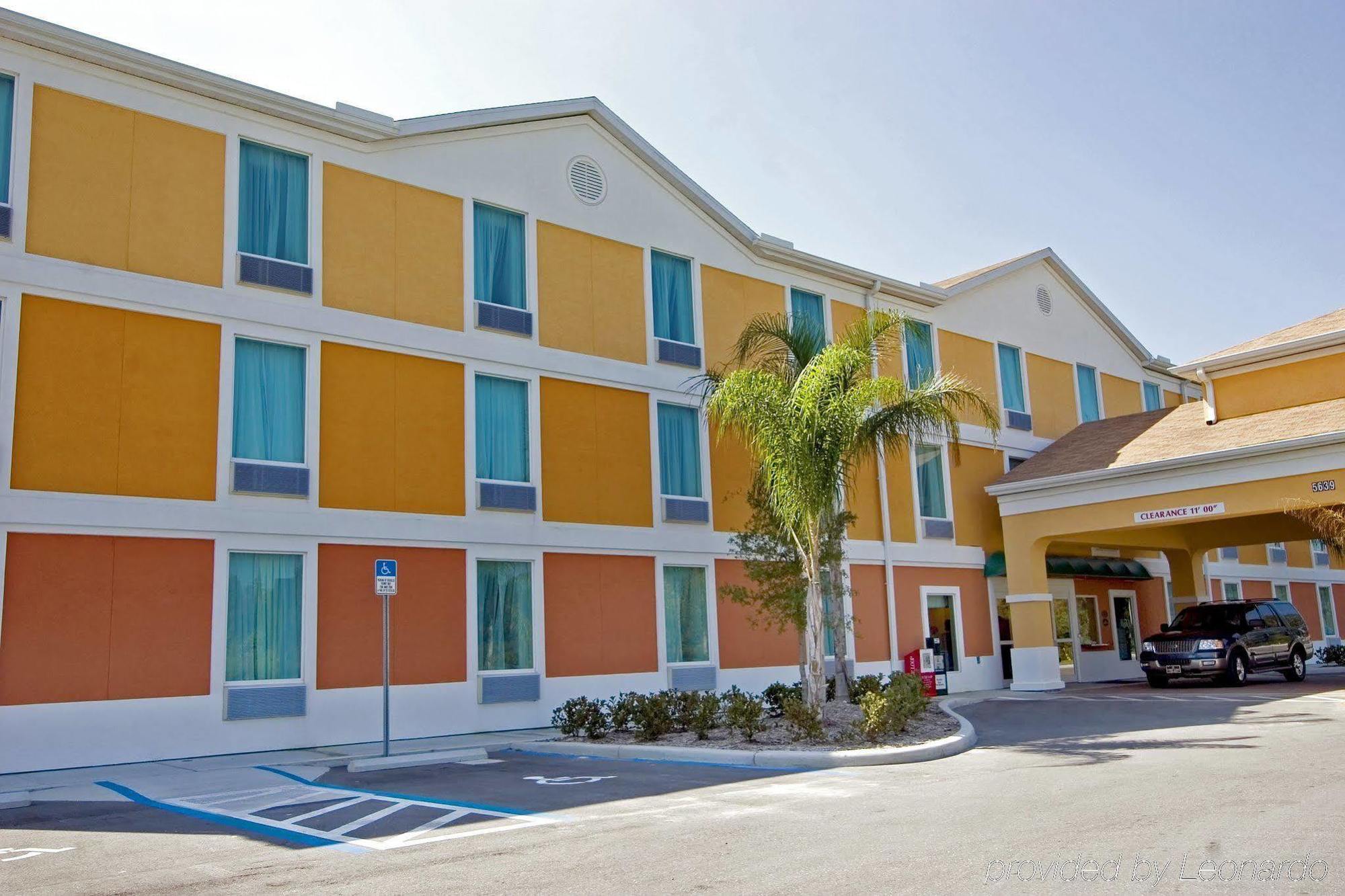 Best Western Wesley Chapel Exteriör bild